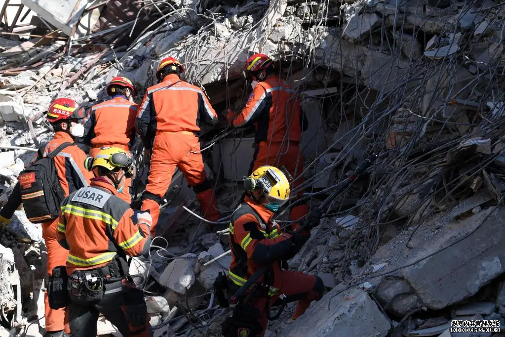 Rush to Xizang Earthquake Area to Overcome Difficul